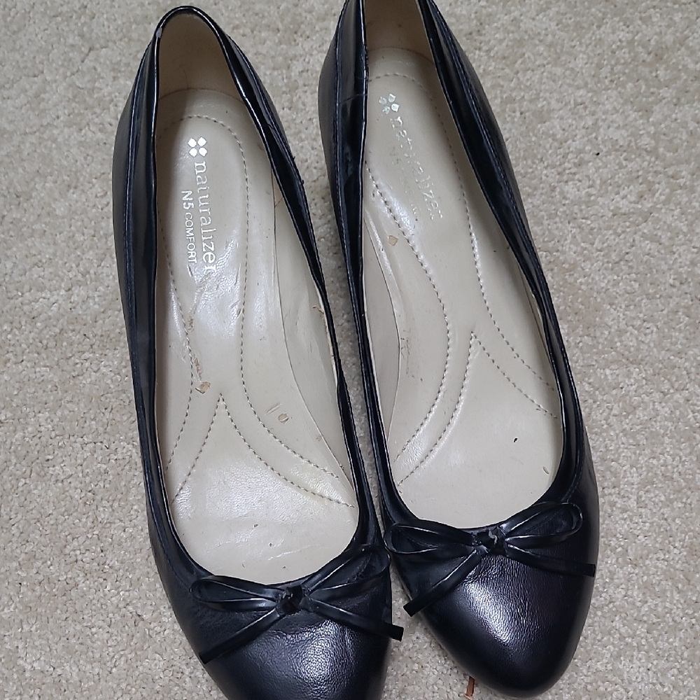 Naturalizer Women's Black Bow Wedges